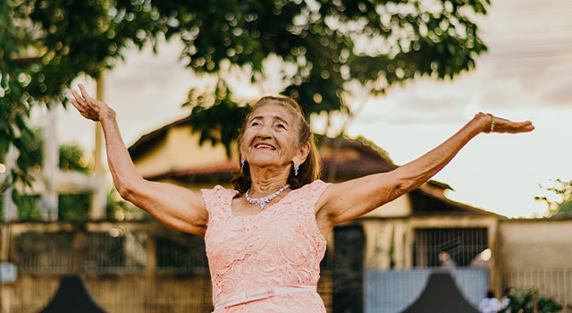 happy senior outside 640×350 1.jpg